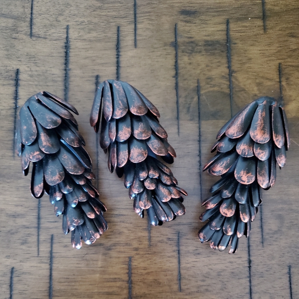Metal Pine Cones Set of 3 - Rustic Cabin Lodge Decor - Distressed Bronze Copper - Picture 5 of 7
